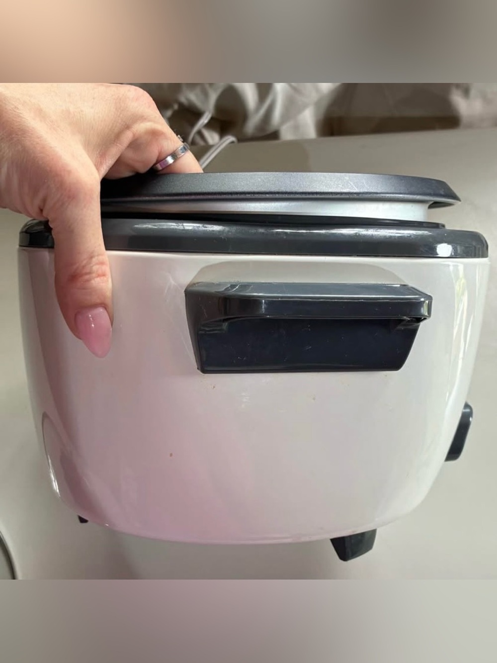BLACK+DECKER Small Electric Rice Cooker 14 Cup Cooked/7 Cup Uncooked - Picture 10 of 16